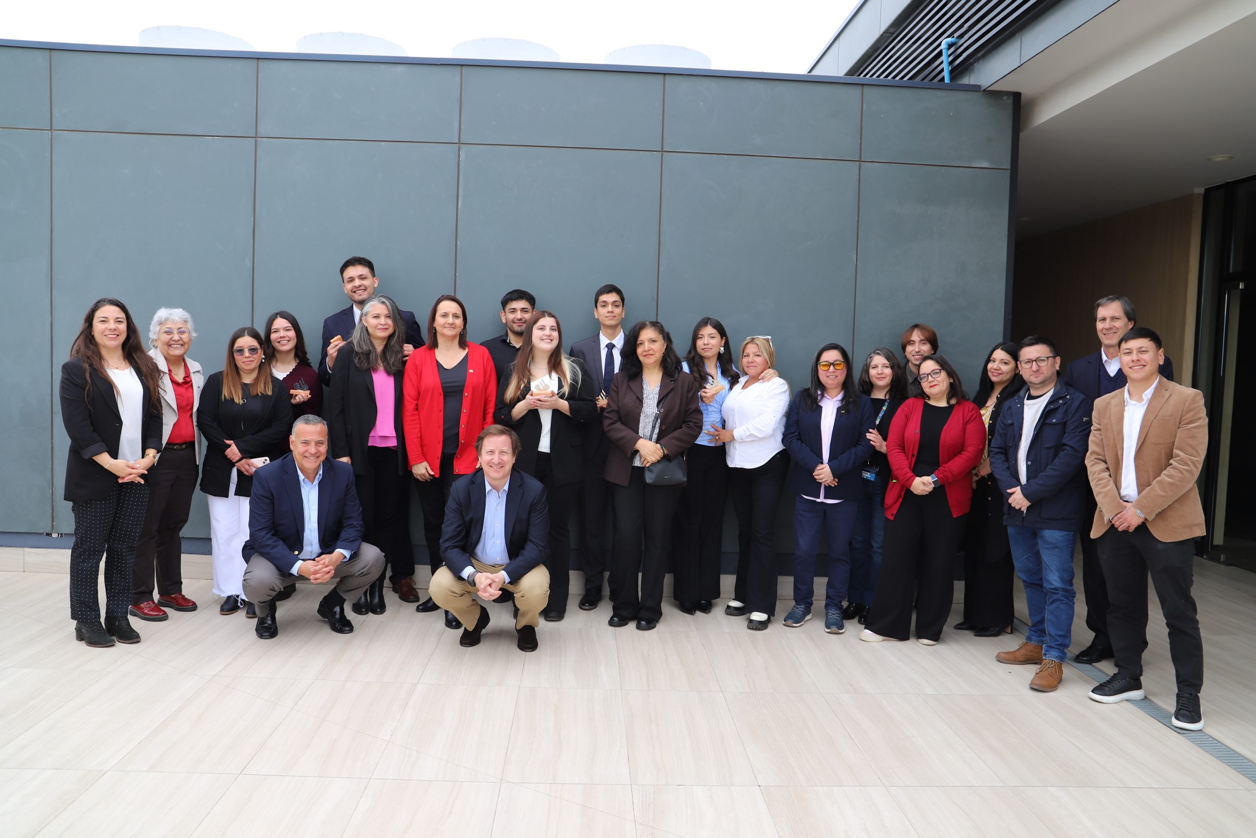 Nuevos destinos y aprendizajes esperan a cinco estudiantes UOH al obtener la Beca Santander Universidades